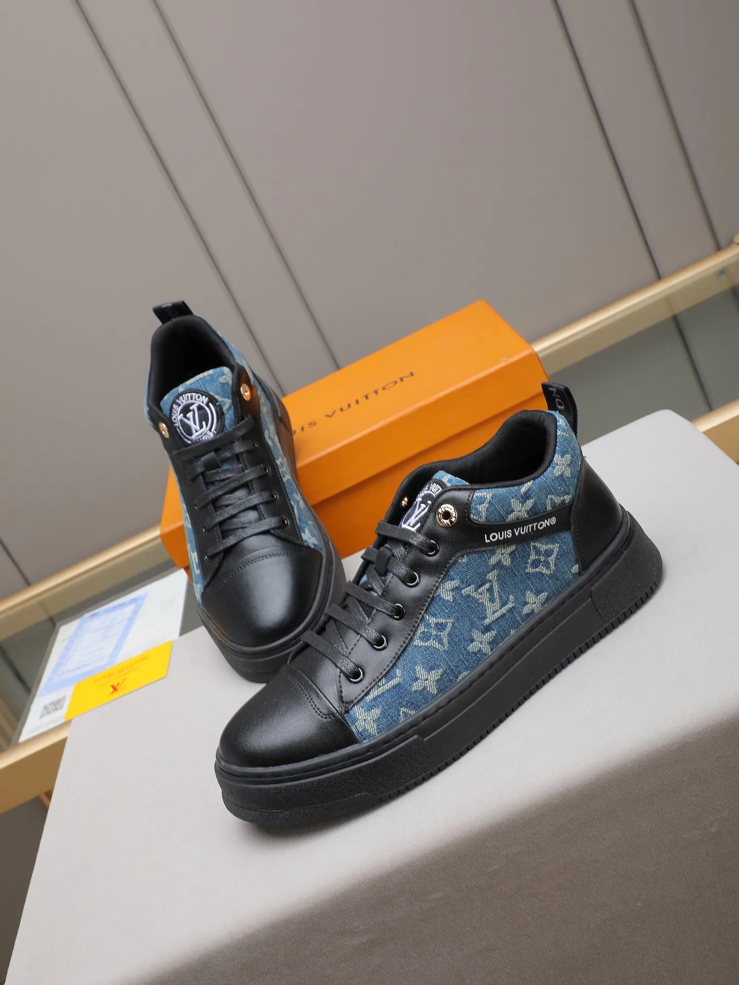 PP420 High Top Men's [LV] High top classic hot style in autumn and winter💝 👣👣Perfect last shape, beautiful design style 💋 💋This winter is no longer cold😢😢Cow leather + LV special material + non-slip and wear-resistant rubber outsole🎩A must-have for trendy men❗Number: 38-44 (45 custom-made) The real thing looks better🎬The real thing looks better👅, two colors to choose from